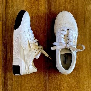 PUMA white leather women’s sneakers size 8 ~ gently worn 10x